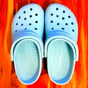 CROCS size 7